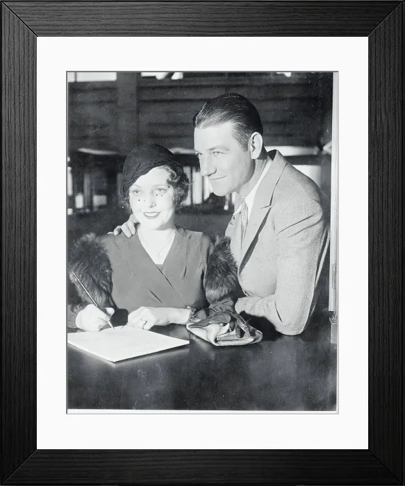 Framed Print : Ruth Mitchell and Jack Osborne Obtaining Marriage License Framed Print : Ruth Mitchell and Jack Osborne Obtaining Marriage License