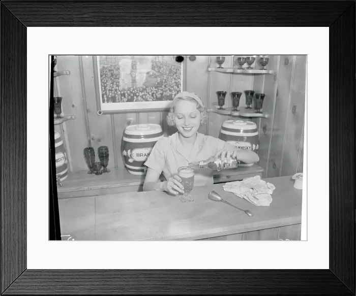 Framed Print : Leila Hyams Pouring a Drink
