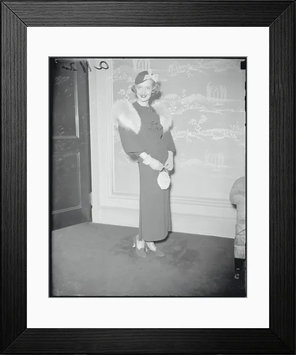 Framed Print : Portrait of Bette Davis Framed Print : Portrait of Bette Davis