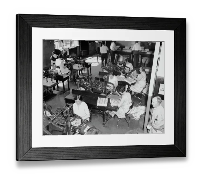 Framed Print : Workers at the Bureau of Engraving Framed Print : Workers at the Bureau of Engraving