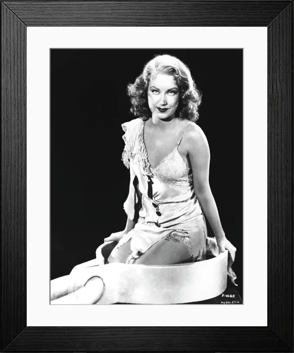 Framed Print : Fay Wray in Giant Shackle Framed Print : Fay Wray in Giant Shackle