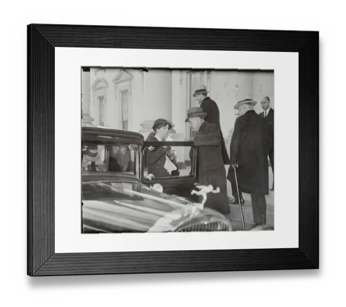 Framed Print : Mrs. Roosevelt Spends Sabbath Sight Seeing