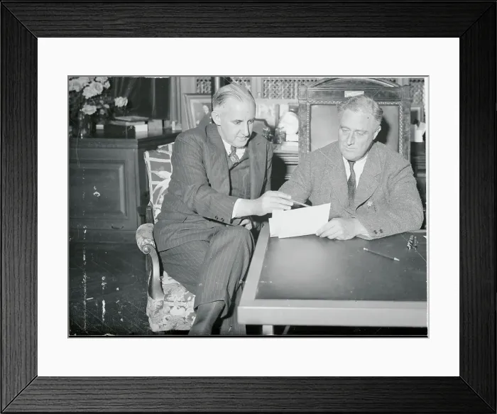 Framed Print : Franklin Delano Roosevelt with Adviser Framed Print : Franklin Delano Roosevelt with Adviser