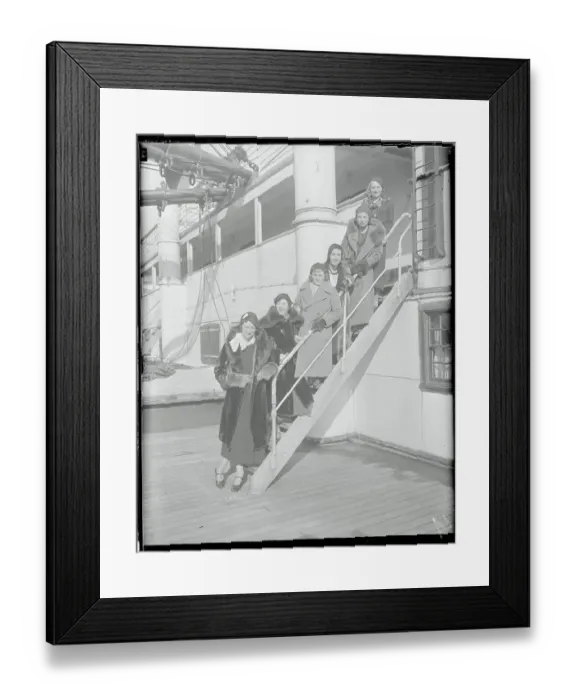 Framed Print : British Female Golfers Framed Print : British Female Golfers