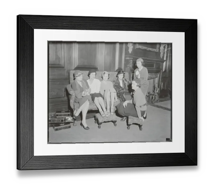 Framed Print : Women Repeal Group Shopping for Shoes Framed Print : Women Repeal Group Shopping for Shoes