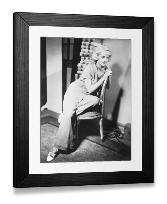 Framed Print : Full Length Photo Of Bette Davis Seated Framed Print : Full Length Photo Of Bette Davis Seated