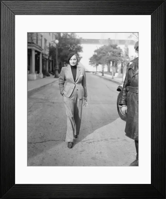 Framed Print : Marlene Dietrich Framed Print : Marlene Dietrich