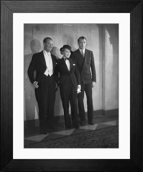 Framed Print : Marlene Dietrich with Colleagues Framed Print : Marlene Dietrich with Colleagues