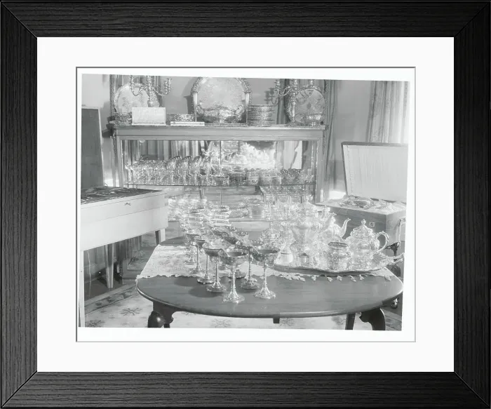 Framed Print : Auction Room Displaying Items Framed Print : Auction Room Displaying Items