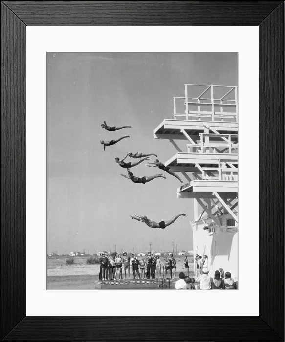Framed Print : Seven Divers Performing