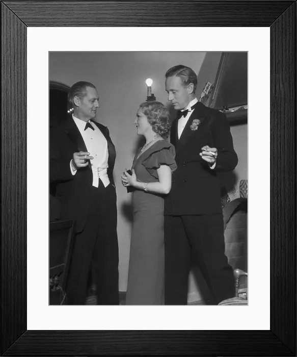 Framed Print : Lionel Barrymore with Mary Pickford and Leslie Howard Framed Print : Lionel Barrymore with Mary Pickford and Leslie Howard