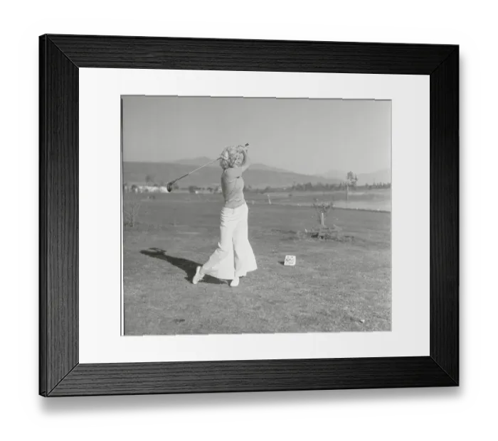 Framed Print : Jean Harlow Teeing Off Framed Print : Jean Harlow Teeing Off
