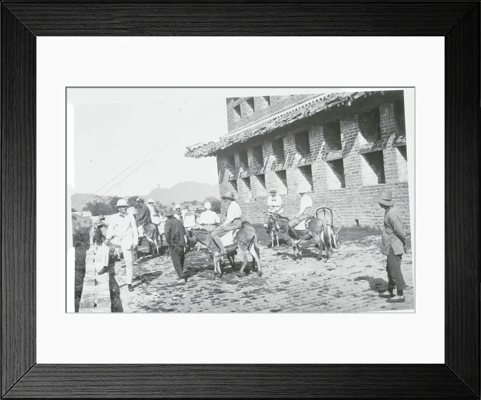 Framed Print : Tourists Waiting