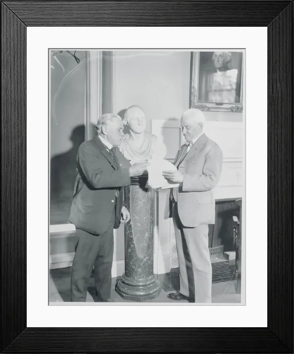 Framed Print : Ales Hrdlicka Conferring with Robert Andrews Millikan Framed Print : Ales Hrdlicka Conferring with Robert Andrews Millikan
