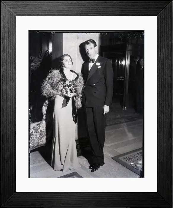 Framed Print : Sandra Shaw and Gary Cooper Full Length Framed Print : Sandra Shaw and Gary Cooper Full Length