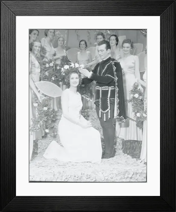 Framed Print : Dorothy Edward's Crowning as Queen of Tournament of Roses Framed Print : Dorothy Edward's Crowning as Queen of Tournament of Roses
