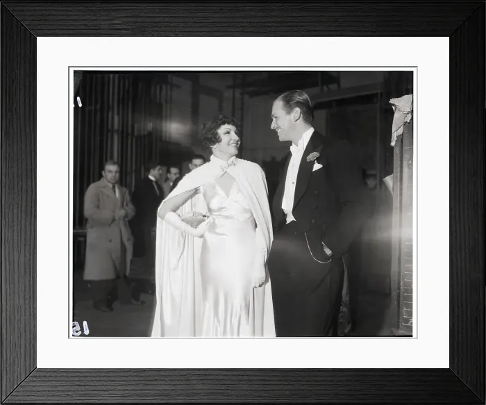 Framed Print : Claudette Colbert and Douglas Fairbanks, Jr Framed Print : Claudette Colbert and Douglas Fairbanks, Jr