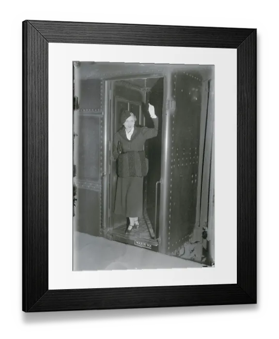Framed Print : Lilyan Tashman Waving in Doorway Framed Print : Lilyan Tashman Waving in Doorway
