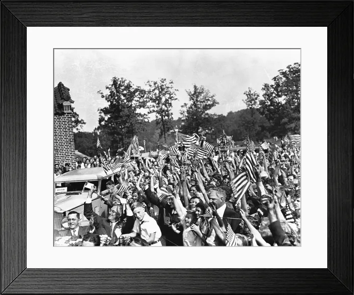 Framed Print : A Crowd Greets Franklin Delano Roosevelt in Atlanta Framed Print : A Crowd Greets Franklin Delano Roosevelt in Atlanta