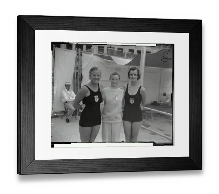 Framed Print : American Women Olympic Divers Posing Together Framed Print : American Women Olympic Divers Posing Together