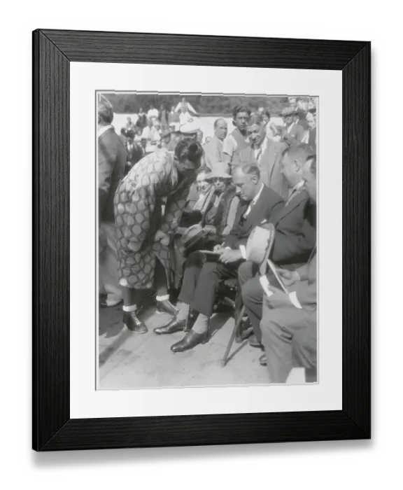 Framed Print : Franklin Roosevelt Signing an Autograph Framed Print : Franklin Roosevelt Signing an Autograph
