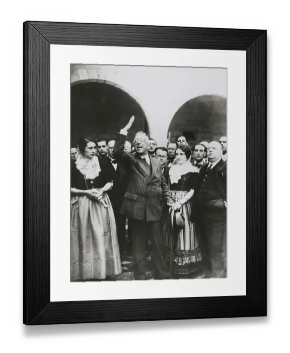 Framed Print : Spanish President Alcala Zamora Gesturing on His Palma Visit Framed Print : Spanish President Alcala Zamora Gesturing on His Palma Visit
