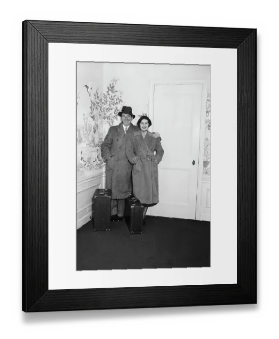 Framed Print : Barbara Stanwyck with Husband Frank Fay Framed Print : Barbara Stanwyck with Husband Frank Fay