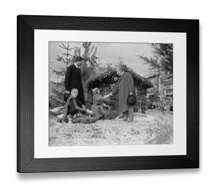 Framed Print : Albert Einstein with Gustav Struve and Georgia Chobe Framed Print : Albert Einstein with Gustav Struve and Georgia Chobe