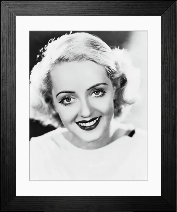 Framed Print : Close up Portrait of Bette Davis Framed Print : Close up Portrait of Bette Davis