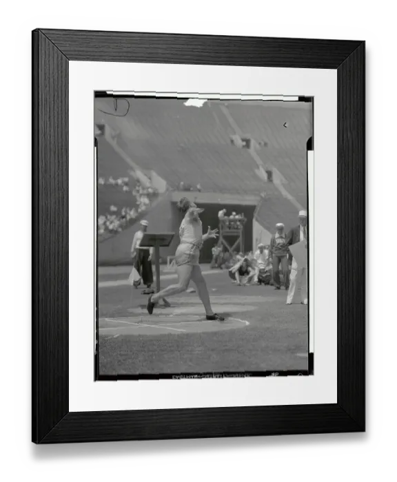 Framed Print : JIm Bausch Throwing Discus at Olympics Framed Print : JIm Bausch Throwing Discus at Olympics