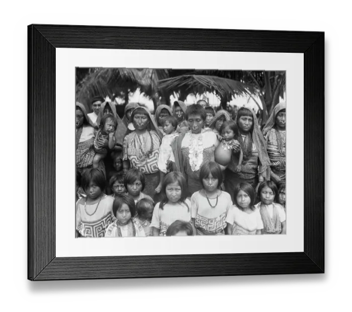 Framed Print : San Blas Women and Children in Traditional Clothing Framed Print : San Blas Women and Children in Traditional Clothing