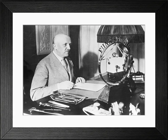 Framed Print : Minister of War Kurt von Schleicher Framed Print : Minister of War Kurt von Schleicher