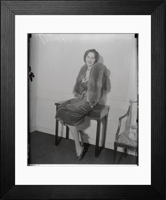 Framed Print : Woman / Model Standing, Smiling, Full Len Framed Print : Woman / Model Standing, Smiling, Full Len