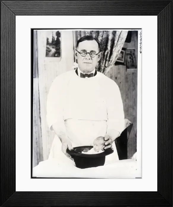 Framed Print : World'S Smallest Baby Framed Print : World'S Smallest Baby