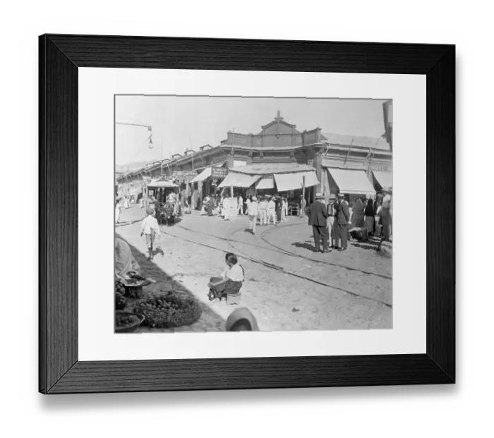 Framed Print : Street Scene in San Salvador Framed Print : Street Scene in San Salvador