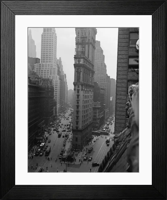 Framed Print : Times Tower in Times Square Framed Print : Times Tower in Times Square