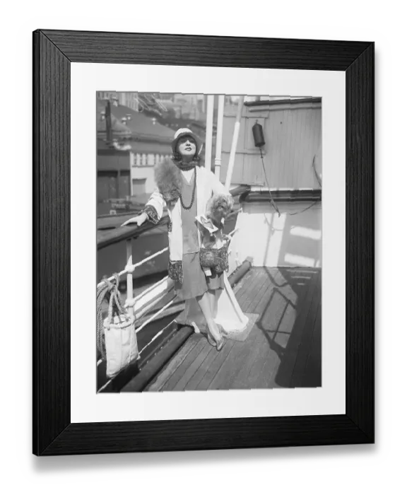 Framed Print : Evelyn Nesbit Returning to U.S