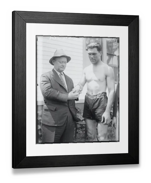 Framed Print : Reporter Inspecting Schmeling's Hand Framed Print : Reporter Inspecting Schmeling's Hand