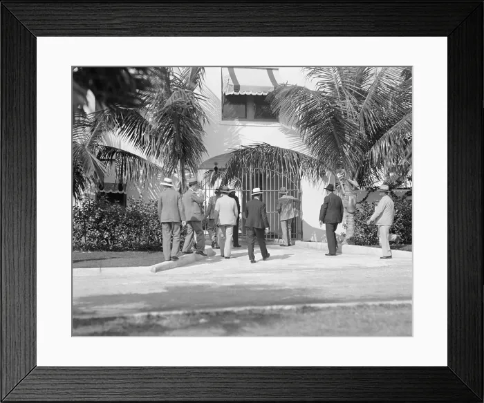 Framed Print : Police Raiding Home of Al Capone Framed Print : Police Raiding Home of Al Capone