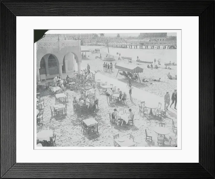 Framed Print : Patrons at La Playa Beach Cafe Framed Print : Patrons at La Playa Beach Cafe