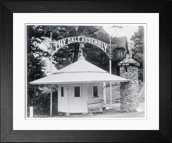 Framed Print : Exterior of Spiritualists Meeting Place Framed Print : Exterior of Spiritualists Meeting Place