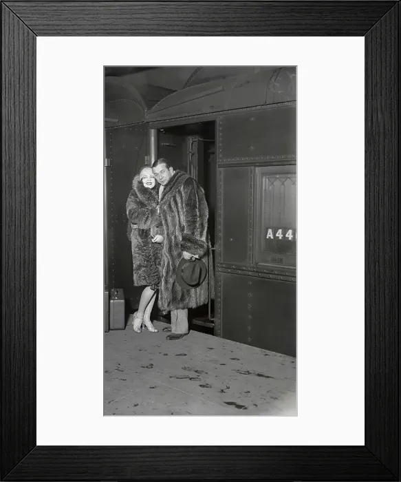 Framed Print : Clara Bow and Singer Harry Richman Framed Print : Clara Bow and Singer Harry Richman