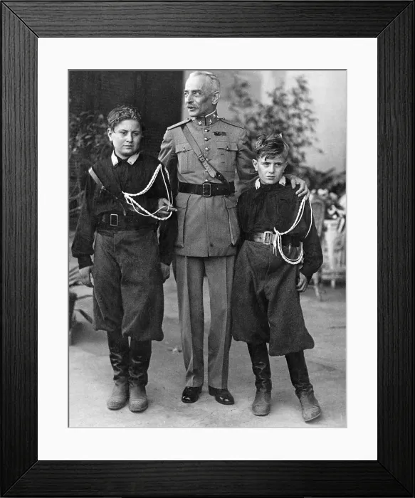 Framed Print : General Carmona Standing with Bruno and Vittoria Mussolini Framed Print : General Carmona Standing with Bruno and Vittoria Mussolini