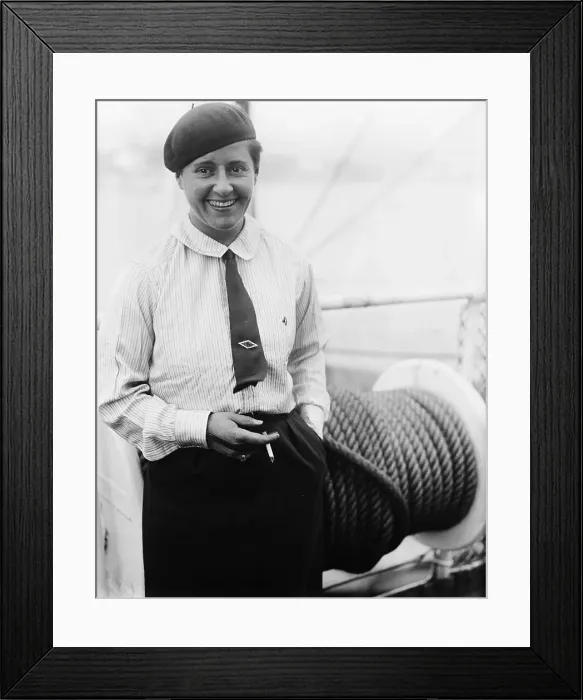 Framed Print : Woman Speedboat Racer Goes To Canada Framed Print : Woman Speedboat Racer Goes To Canada
