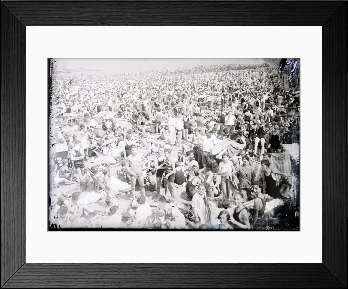 Framed Print : Crowds At Brighton Beach, Ny Framed Print : Crowds At Brighton Beach, Ny
