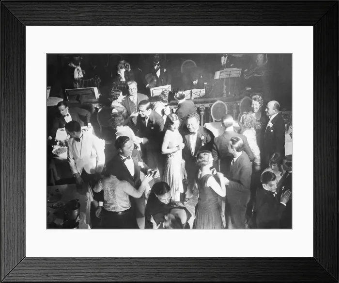 Framed Print : Inside Famous Parisien Cabaret Framed Print : Inside Famous Parisien Cabaret