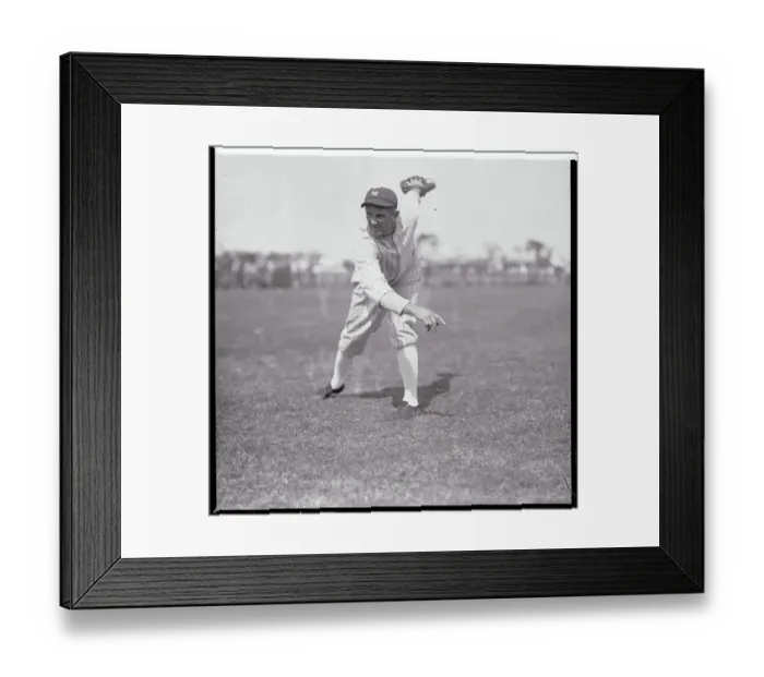 Framed Print : Portrait of Dusty Rhodes Pitching Framed Print : Portrait of Dusty Rhodes Pitching
