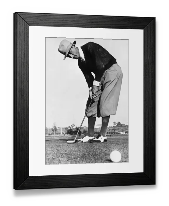 Framed Print : Golfer Putting Framed Print : Golfer Putting
