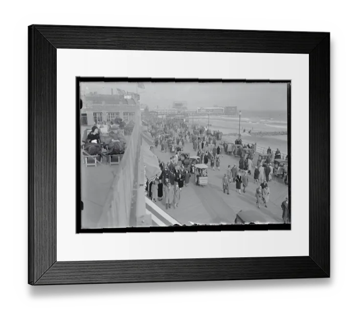 Framed Print : Huge Crowd Turns Out at Atlantic City on Palm Sunday Framed Print : Huge Crowd Turns Out at Atlantic City on Palm Sunday