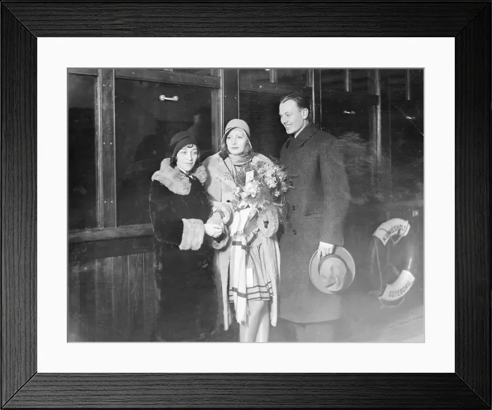 Framed Print : Famous Swedish Screen Star Arrives in Sweden for Holidays Framed Print : Famous Swedish Screen Star Arrives in Sweden for Holidays